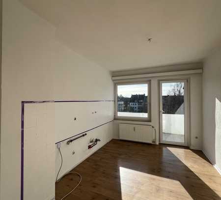 Helle 3 Zimmer Wohnung in der Wüste (WG geeignet) zum 15.03