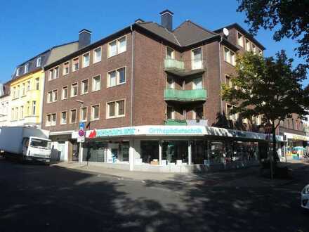 Schöne 2,5-Zimmer-Wohnung mit kleinem Balkon am Osterfelder Markt