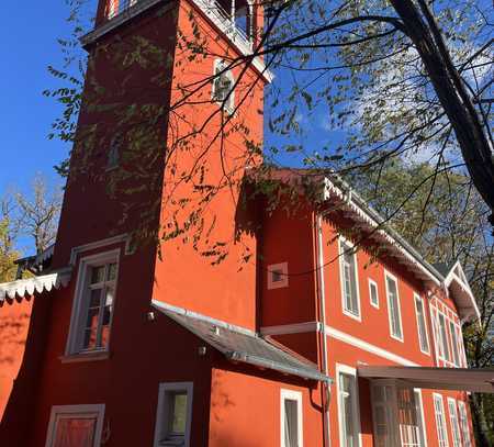 Herrschaftliche Wohnung mit 4 Zi., 2 Bädern, EBK, Kamin, Stellplatz, Balkon