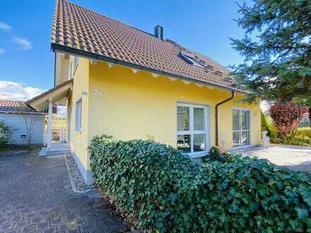 Von Privat: freistehendes Einfamilienhaus in Feldrandlage
