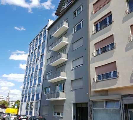 Stilvolle 2-ZKB-Wohnung mit Balkon und Hafenblick in Mannheim