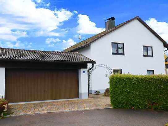 Sehr schönes gepflegtes Zweifamilienhaus mit zusätzlichem Bauplatz für die große Familie