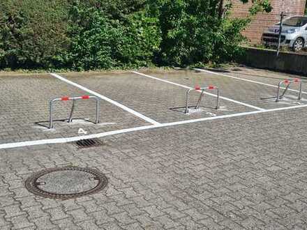 Außenstellplatz mit Pöller, PKW, Bozenerstr. 83, 41063 Mönchengladbach