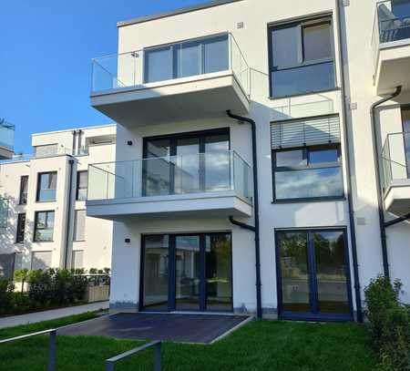 Neuwertige Wohnung mit zwei Zimmern und Terrasse mit Garten in Troisdorf