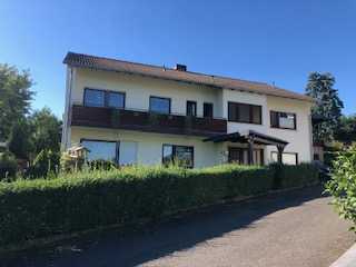 Zweifamilienhaus mit viel Platz und Ausbaupotential