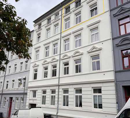 Wohnung mit drei Zimmern sowie Balkon und EBK in Schwerin