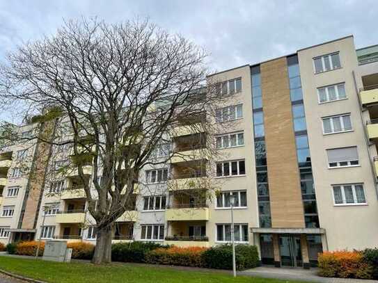 Stilvolle, 2-Zimmer-Wohnung mit gehobener Innenausstattung mit Balkon und EBK in Mannheim