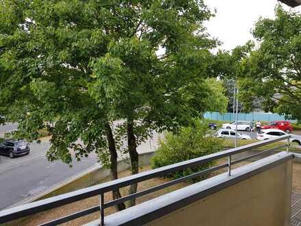 Bezug nach Sanierung mit Loggia: exklusive 1-Zimmer-Wohnung in Rödermark