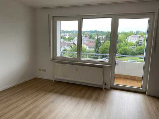 Helle 1-Zimmer-Wohnung mit Balkon und EBK in Pforzheim