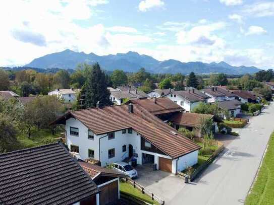 Zweifamilienhaus in Übersee – Idyllische Lage mit großem Grundstück