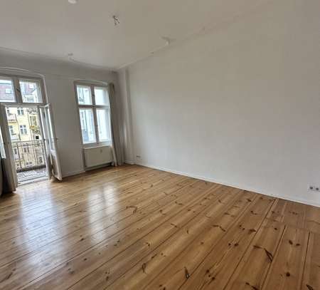 Charmante und ruhige Altbauwohnung mit Sonnenbalkon und Weitblick in Prenzlauer Berg