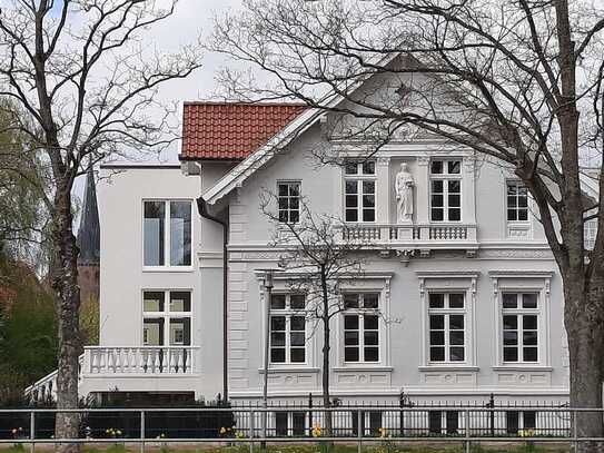 Große Gründerzeit-Villa - zentrale, bevorzugte Lage