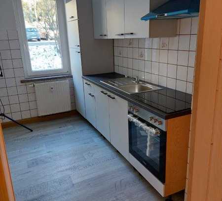 3 Zimmer, neue Einbauküche, Tageslichtbad mit Wanne - Tolle Erdgeschosswohnung in sehr ruhiger Lage!