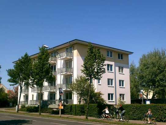 Sonnige Wohnung mit Balkon, Duschbad und Einbauküche