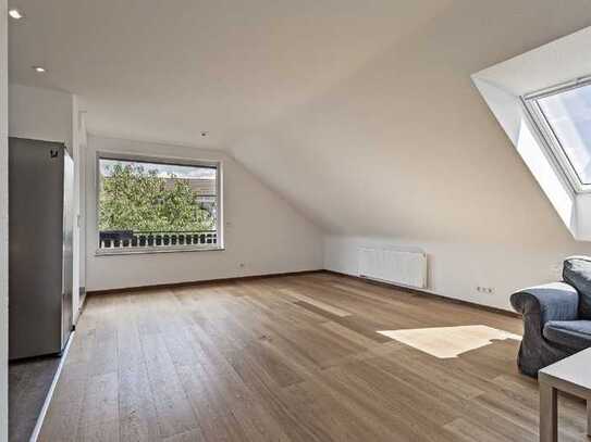 Lintorf - lichtdurchflutete, moderne 4 Zimmer-ETW mit Sonnenbalkon in 2 Familienwohnhaus ! Garage !