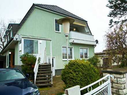 Hauptstadtmakler - Zweifamilienhaus + Neubaupotential