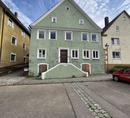 8% Rendite möglich! 2-FH mit Gewerbeeinheit und weiterem Ausbaupotential für Wohnungen im Dach