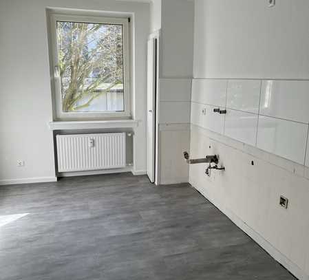 Exklusive 3-Raum-Hochparterre-Wohnung mit Balkon in Krefeld