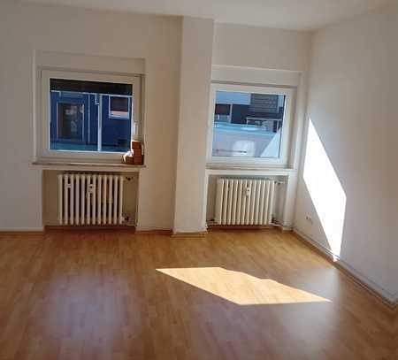 ren. 1,5-Raum-Erdgeschosswohnung mit neuem Badezimmer und Balkon auf ca. 27 m² zu vermieten