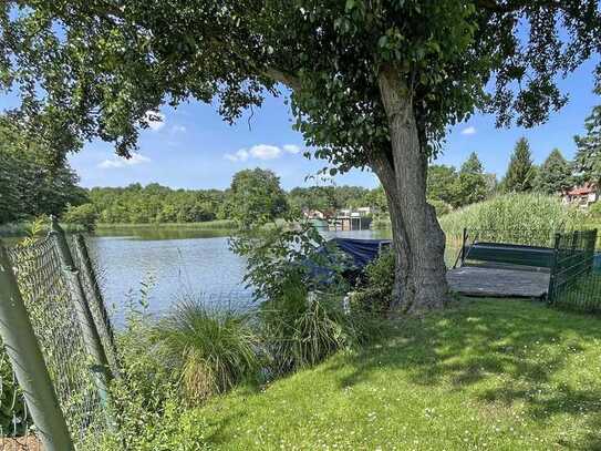 Provisionsfrei für den Käufer…idyllische Wasserlage mit Steg und Bootshaus!