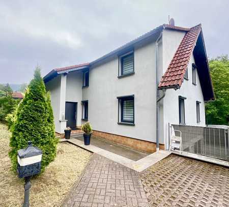 moderne Wohnung mit Garten und Stellplatz in beliebter Wohnlage von Zella-Mehlis zu vermieten