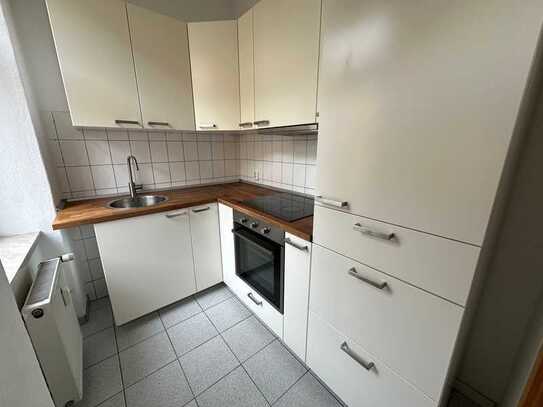 EBK *** Moderne und helle Wohnung !!! Bad mit Wanne + Stellplatz