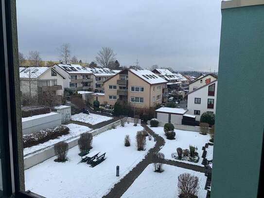 Helle, warme, modernisierte Wohnung mit Südbalkon