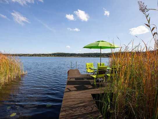 **Ihr Traumhaus mit Seezugang, Steg und zusätzlichem Seehaus (Mit Wohnrecht)**