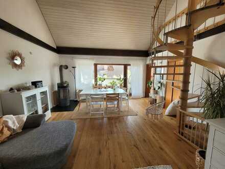 Geschmackvolle, sonnige Maisonette-Wohnung mit 5 Zimmern und Balkon in Filderstadt