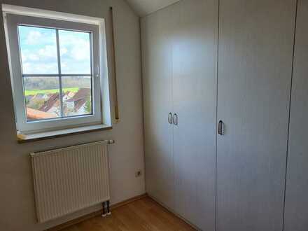 Attraktive 3,5-Zimmer-Maisonette-Wohnung mit Balkon und Einbauküche in Ansbach