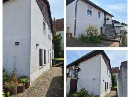 Schöne Wohnung mit großzügiger Terrasse in Zweifamilienhaus in Limeshain