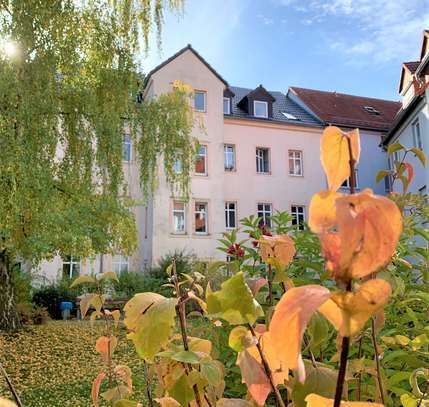 Schöne renovierte 3-Raum-Wohnung mit viel Grün im Hof