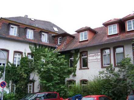 helle 2Zi Wohnung mit hohen Decken im denkmalgeschützten Altbau
