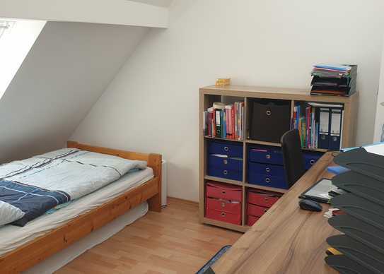 Geräumige 4-Raum-Maisonette-Wohnung mit Loggia und EBK in Augsburg-Haunstetten