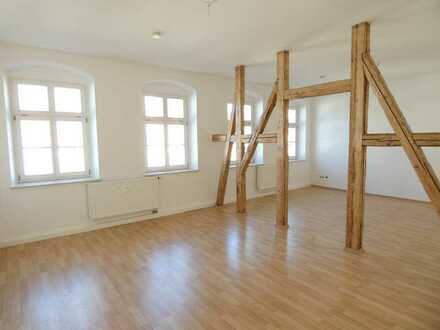 Tolle 5-Raum-Wohnung (150 m²) mit großem Balkon, 2 Bädern & 2 PKW-Stellplätzen mitten in Annaberg!