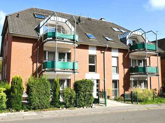 Schicke Erdgeschosswohnung mit Garten, Garage und Stellplatz