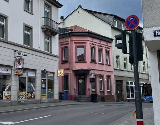 Perfekte Geschäftslage: Vielfältige Möglichkeiten im Herzen von Neustadt