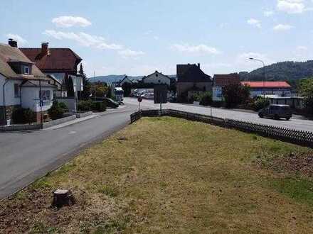 erschlossenes 740qm Baugrundstück mit Baugenehmigung für zwei Einfamilienhäuser/ein Mehrfamilienhaus