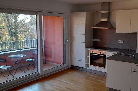 Helle, gepflegte 2-Zimmer-Wohnung mit Loggia und EBK am Provinopark