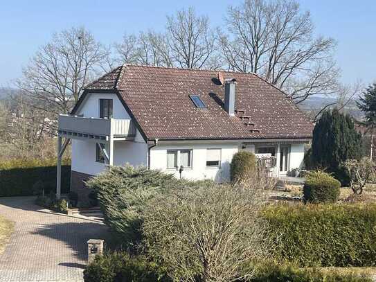Ansprechende 3-Zimmer-Dachgeschosswohnung mit geh. Innenausstattung mit EBK in Sulzbach-Rosenberg