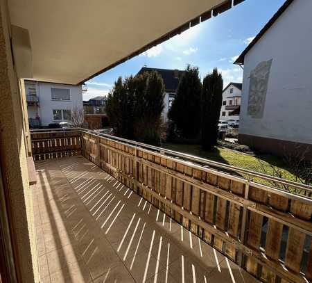 Helle, neu renovierte 4-Zimmer-EG-Wohnung mit Balkon in Kleinheubach