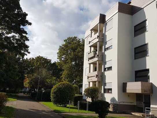 4,5 Zimmer-Wohnung in ruhiger parkähnlicher Anlage in Kehl (Röntgenstraße)