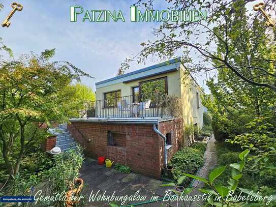 Gemütlicher Wohnbungalow im Bauhaus-Stil mit Keller in Babelsberg