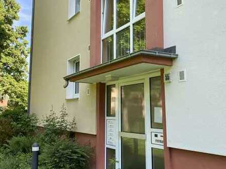 Exklusive 3-Zimmer-Hochparterre-Wohnung mit geh. Innenausstattung mit Balkon und EBK in Wiesbaden