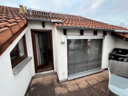 Gerlingen: 2-Zimmer-Dachgeschoss mit Dachterrasse, Carport, ...