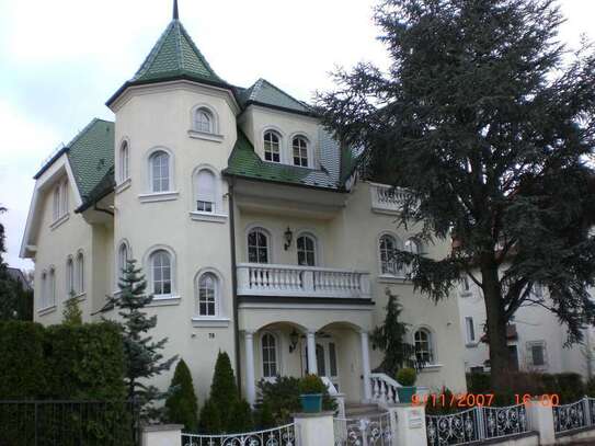 2-3 Zimmer-DG-Maisonette-Wohnung In Herrschaftlichem exklusiven Villenanwesen in begehrter Stuttga