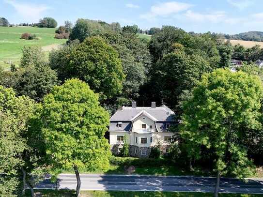 Schöne, teilsanierte Gründerzeit - Villa mit Wintergarten auf 2868 m² großem Grundstück in Schlettau