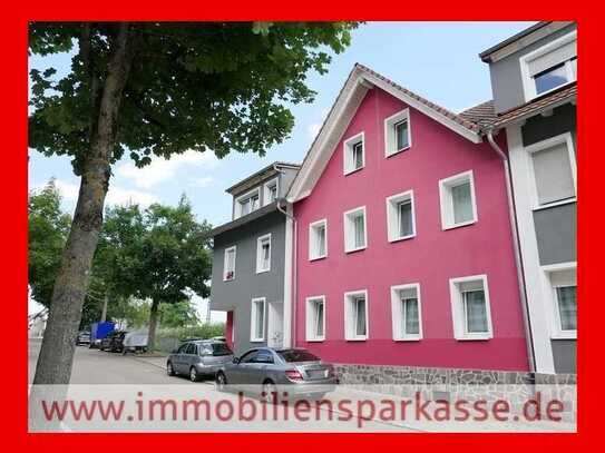 Große Wohnung im Erdgeschoss mit Balkon!