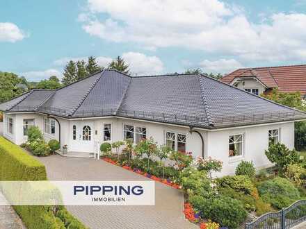In idyllischer Feldrandlage:
"Stilvoller Bungalow für Jung und Alt"