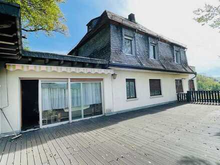 **Provisionsfrei** Interessante Villa INKLUSIVE WEITEREM Zweifamilienhaus mit Blick auf die sc